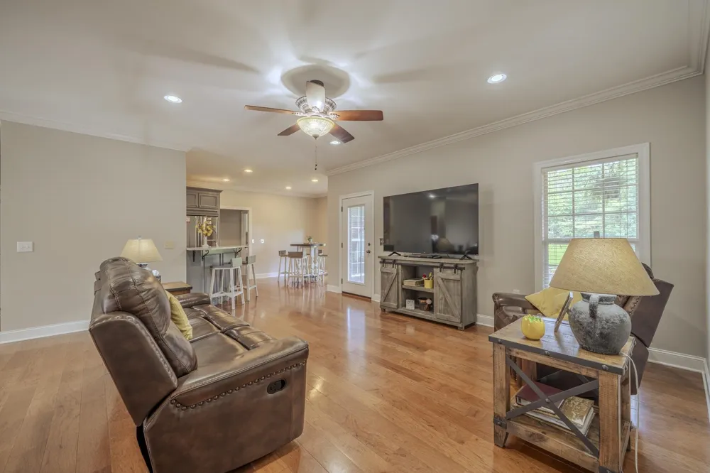 625 TWELVE OAKS DR Adamsville, TN 38310