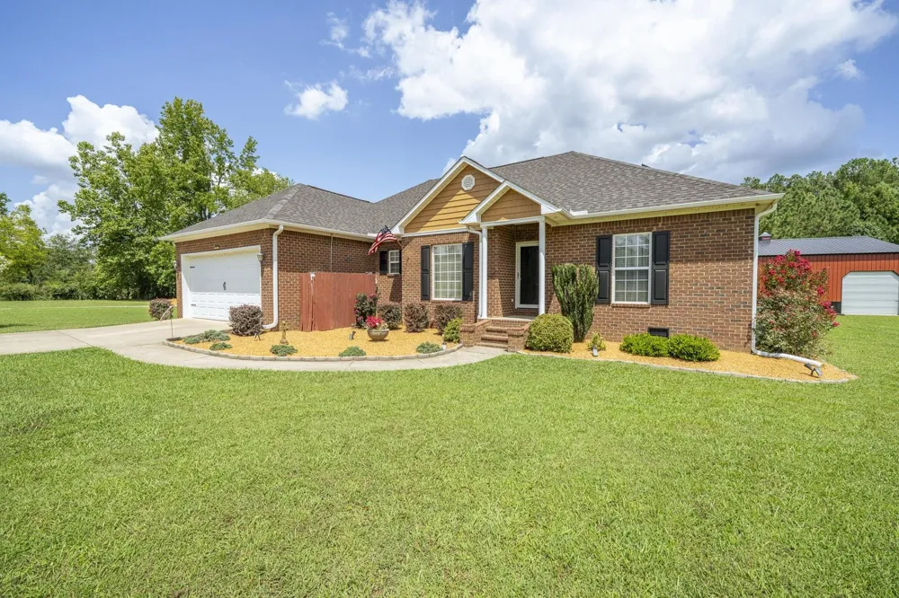 625 TWELVE OAKS DR Adamsville, TN 38310