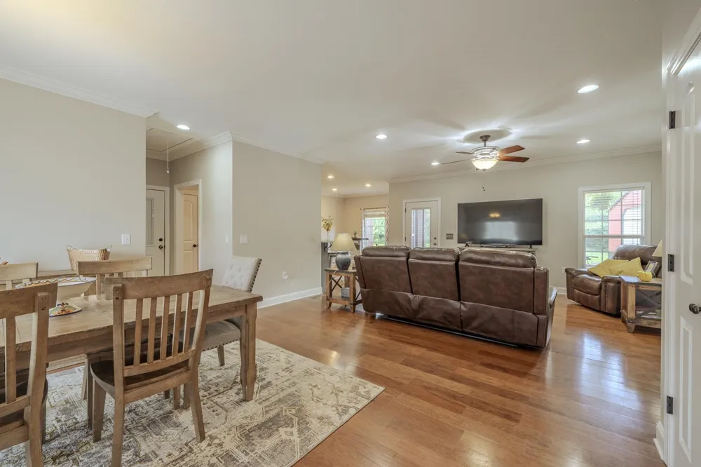 625 TWELVE OAKS DR Adamsville, TN 38310