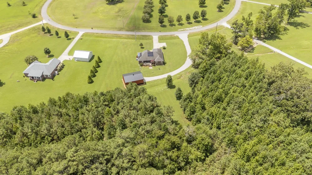 625 TWELVE OAKS DR Adamsville, TN 38310