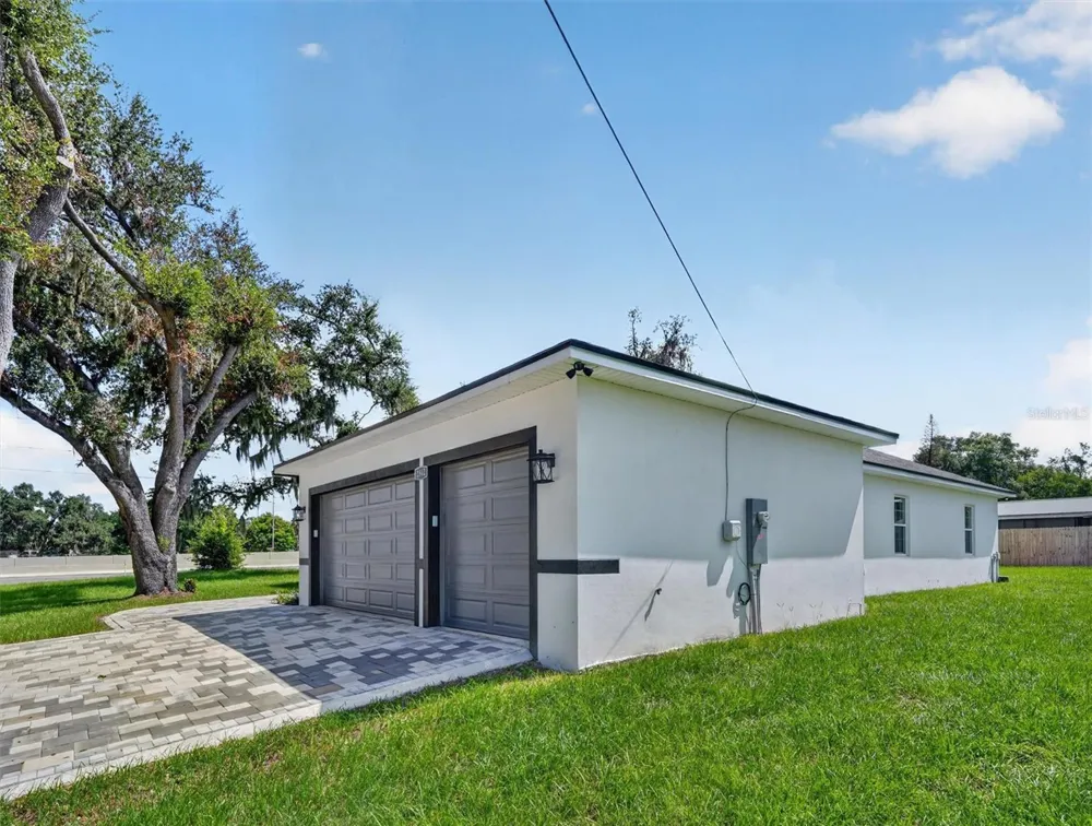 2302 ALLEN DRIVE Plant City, FL 33563