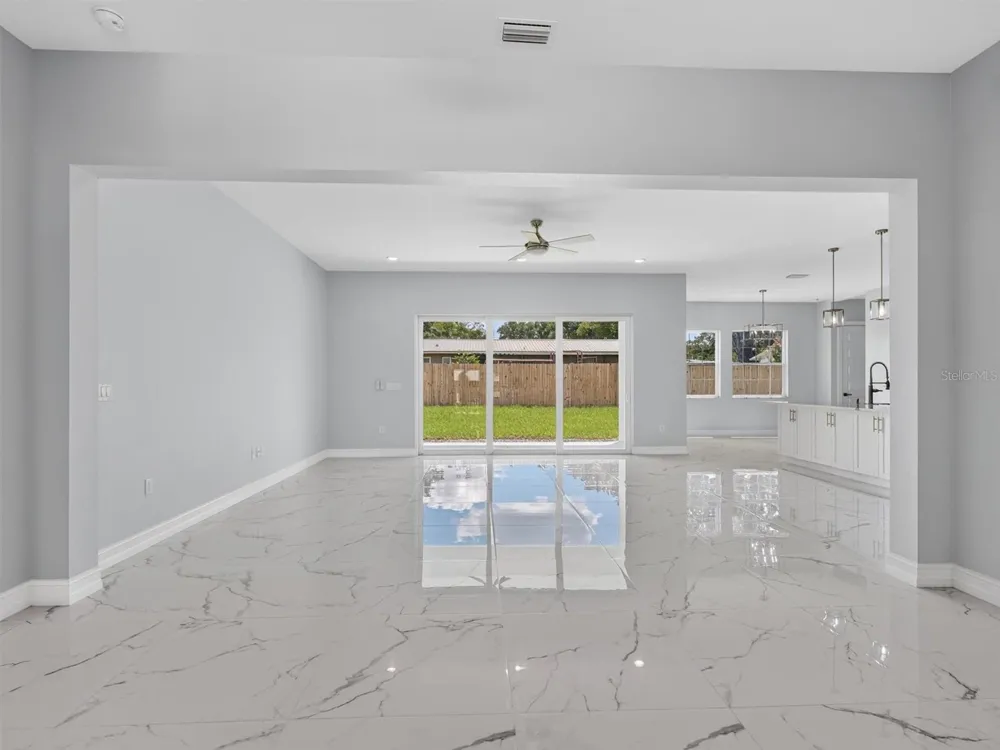 2302 ALLEN DRIVE Plant City, FL 33563