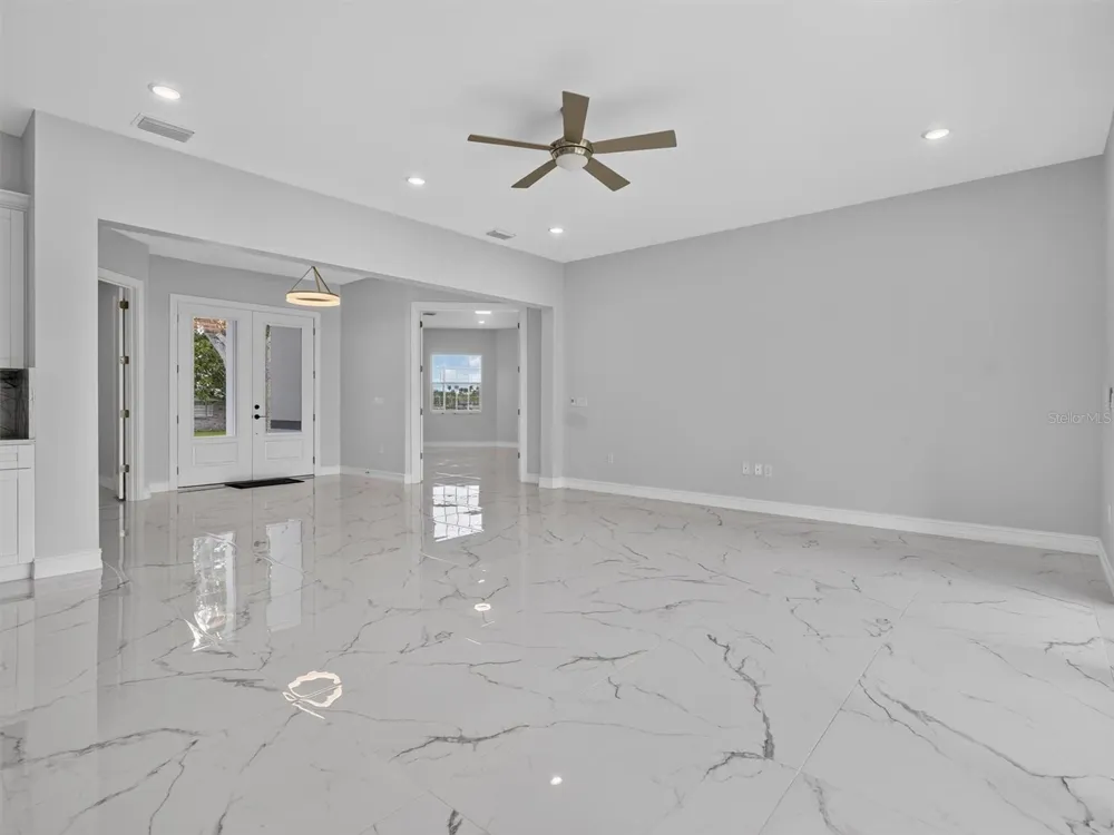 2302 ALLEN DRIVE Plant City, FL 33563