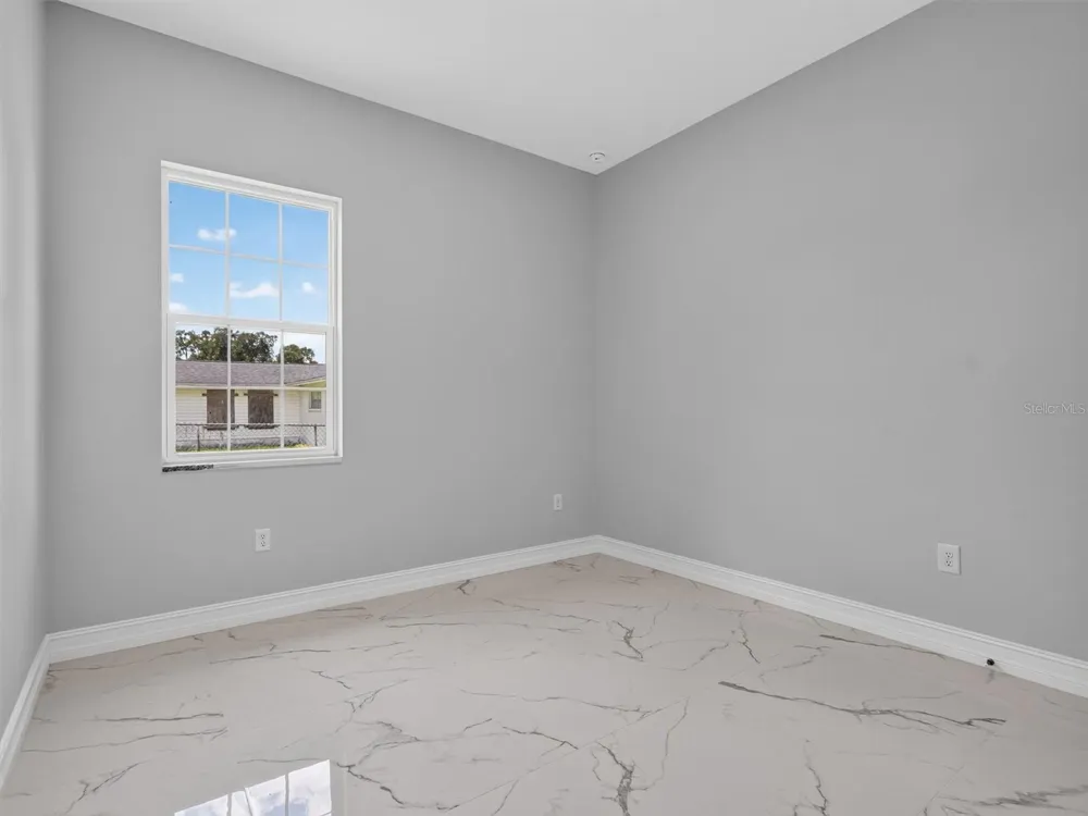2302 ALLEN DRIVE Plant City, FL 33563