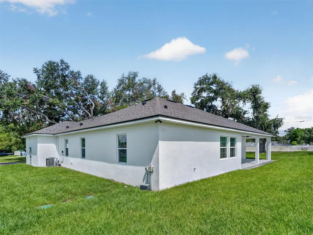 2302 ALLEN DRIVE Plant City, FL 33563