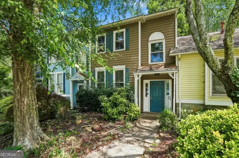 668 Stratford GRN