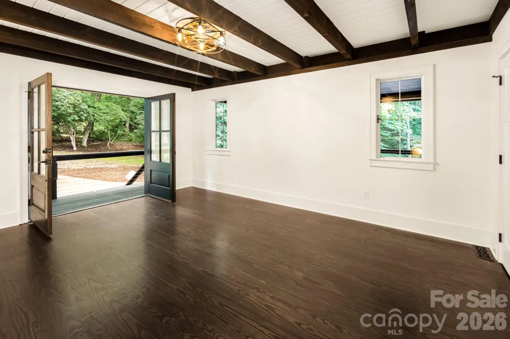 50 Turkey Trot Lane Burnsville, NC 28714