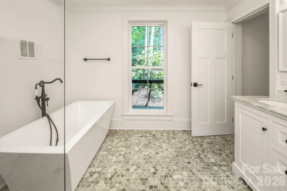 50 Turkey Trot Lane Burnsville, NC 28714