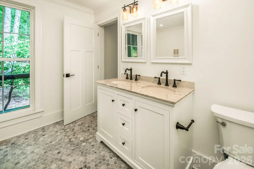 50 Turkey Trot Lane Burnsville, NC 28714