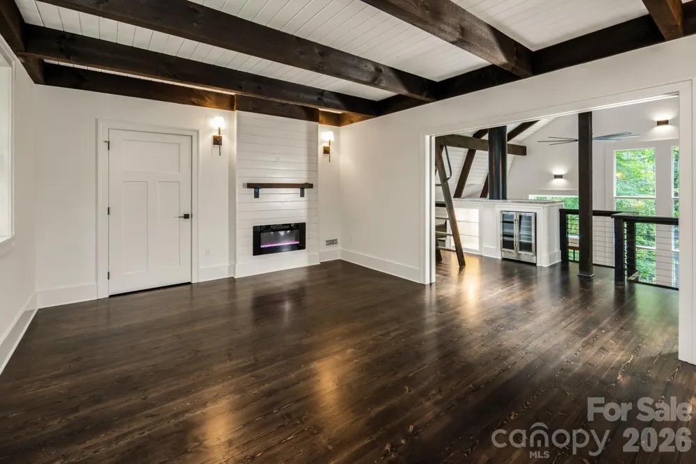 50 Turkey Trot Lane Burnsville, NC 28714