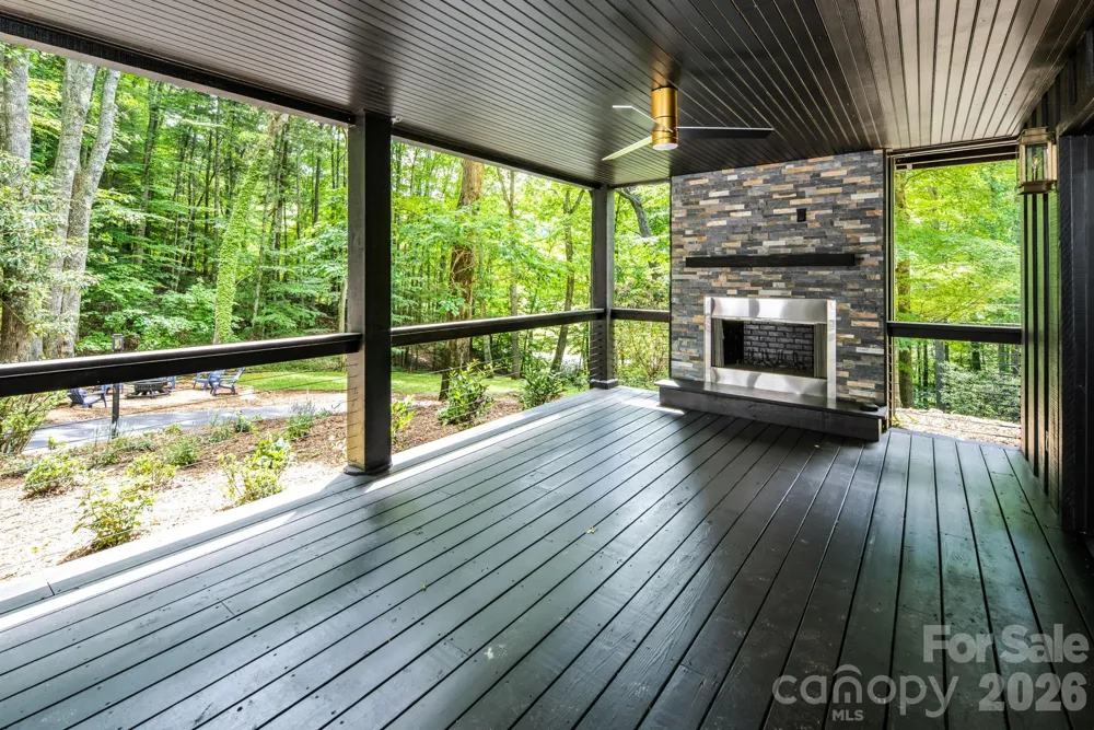 50 Turkey Trot Lane Burnsville, NC 28714