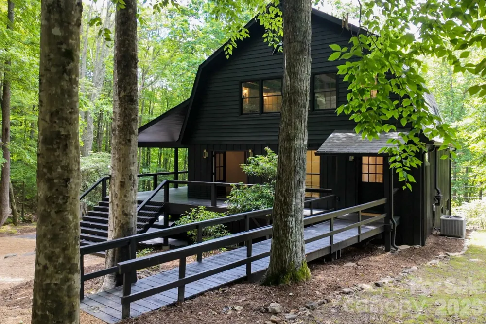 50 Turkey Trot Lane Burnsville, NC 28714