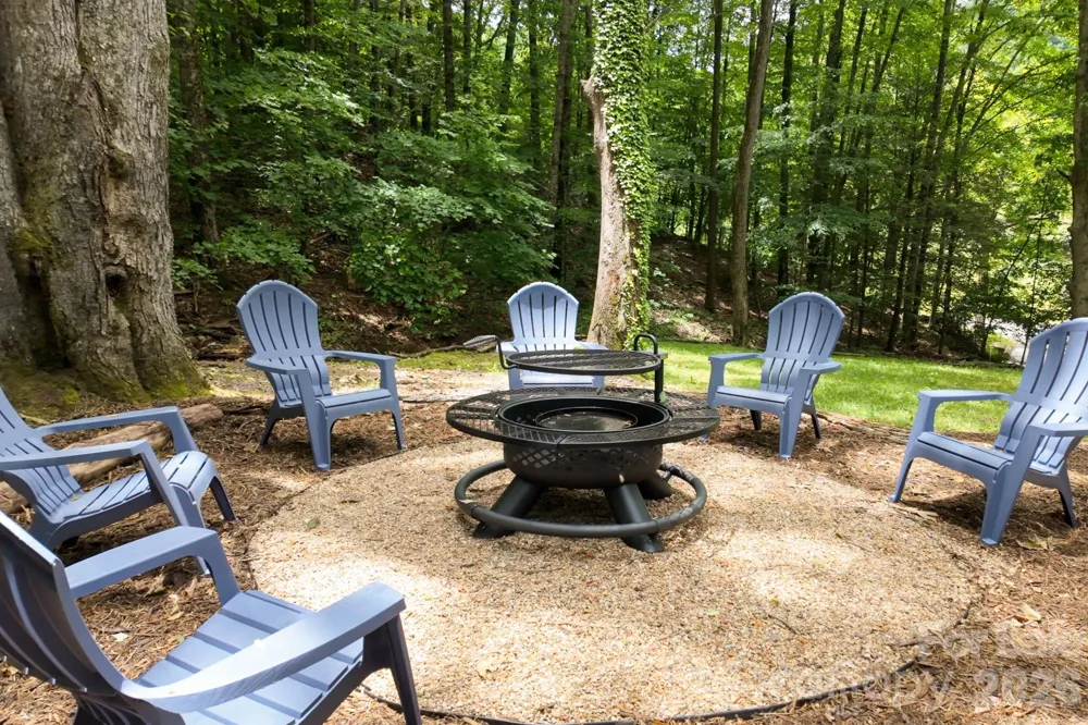 50 Turkey Trot Lane Burnsville, NC 28714
