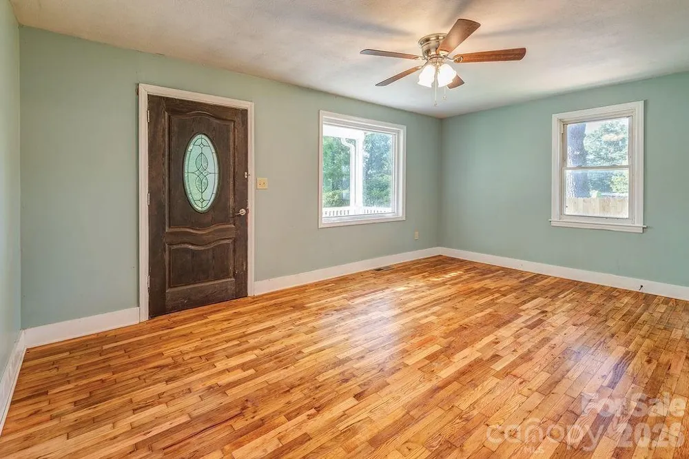 4 La Rue Street Asheville, NC 28806