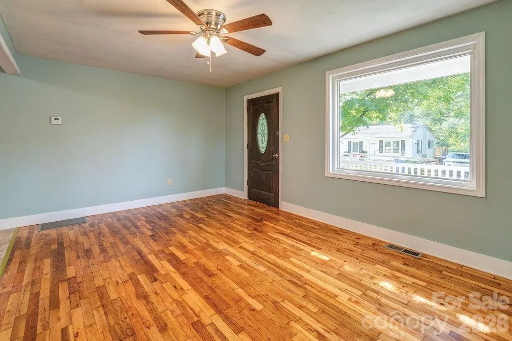 4 La Rue Street Asheville, NC 28806