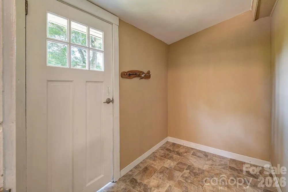 4 La Rue Street Asheville, NC 28806