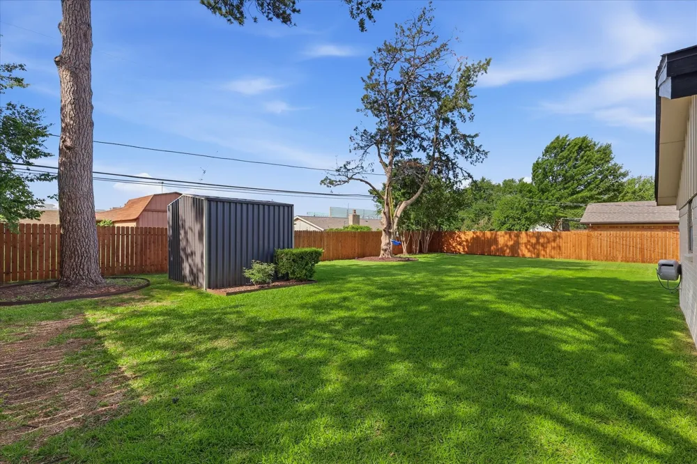 217 E Louella Drive Hurst, TX 76054