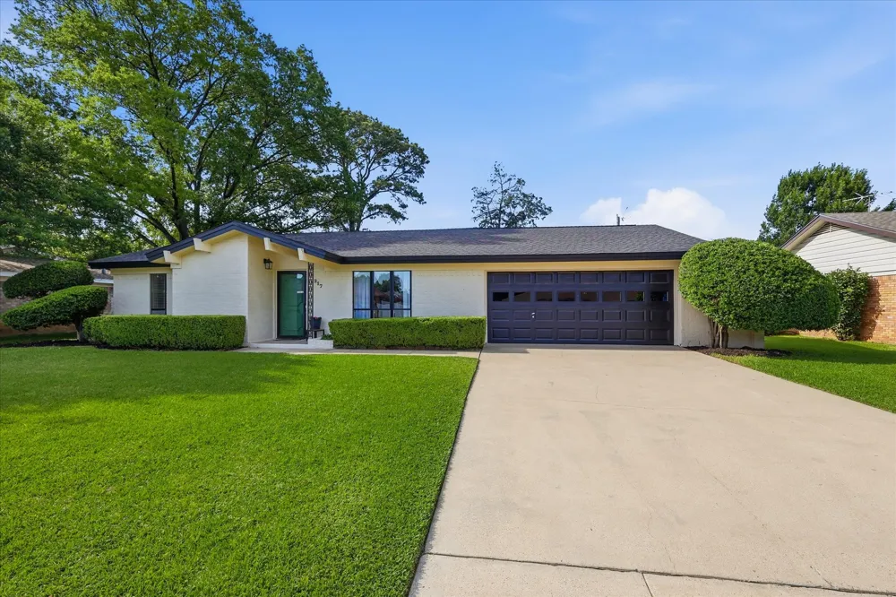 217 E Louella Drive Hurst, TX 76054