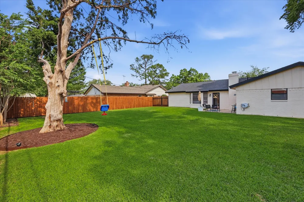 217 E Louella Drive Hurst, TX 76054