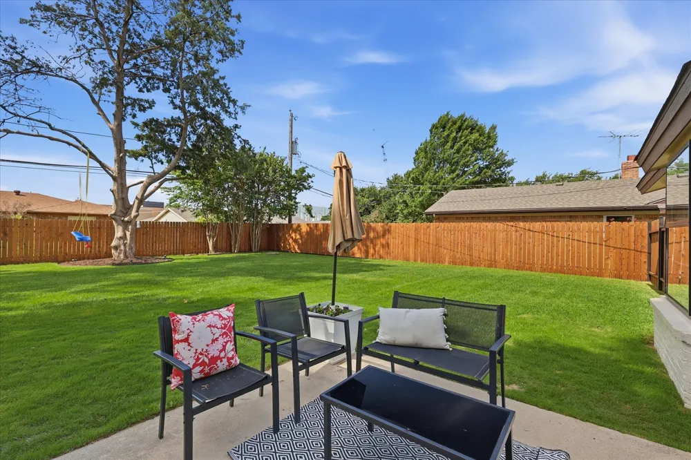 217 E Louella Drive Hurst, TX 76054