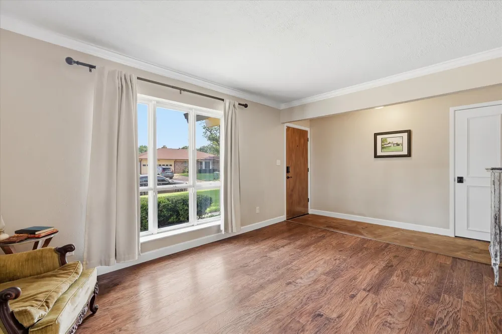 217 E Louella Drive Hurst, TX 76054