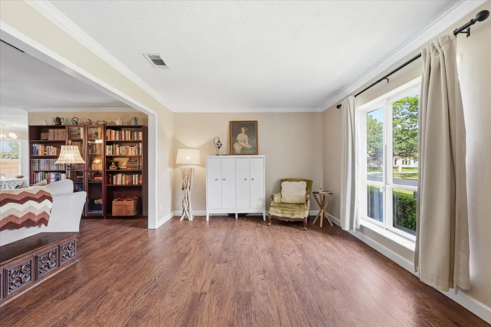 217 E Louella Drive Hurst, TX 76054