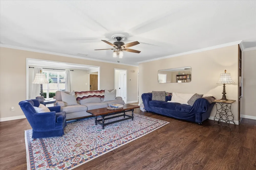 217 E Louella Drive Hurst, TX 76054