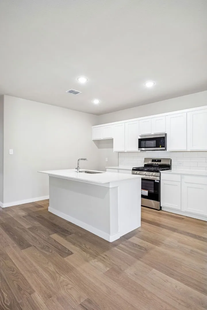 1941 Paddock Lane Seagoville, TX 75159