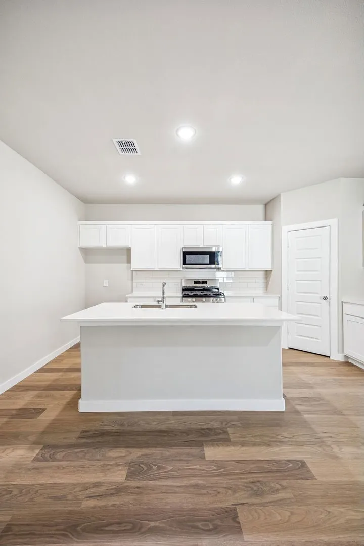 1941 Paddock Lane Seagoville, TX 75159