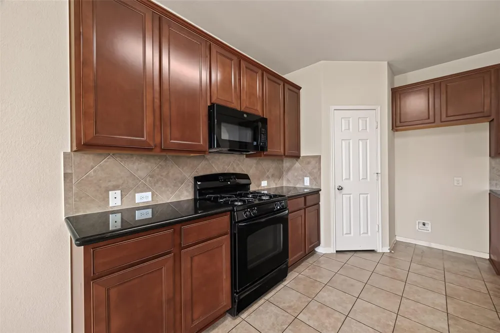 9118 Cavalier Lane Rosenberg, TX 77469
