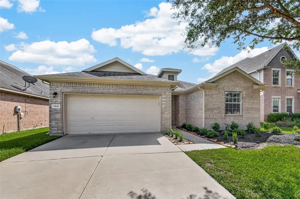 9118 Cavalier Lane Rosenberg, TX 77469