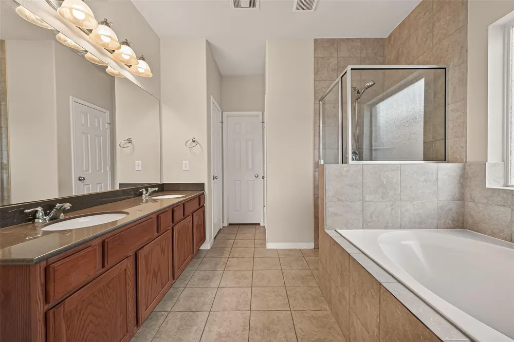 9118 Cavalier Lane Rosenberg, TX 77469