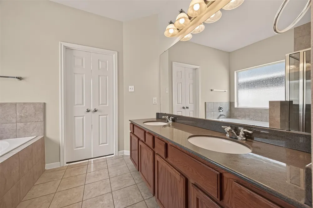 9118 Cavalier Lane Rosenberg, TX 77469