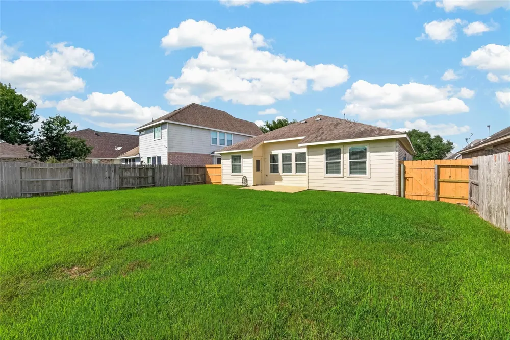 9118 Cavalier Lane Rosenberg, TX 77469
