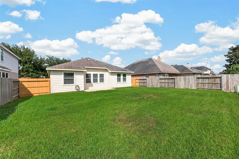 9118 Cavalier Lane Rosenberg, TX 77469