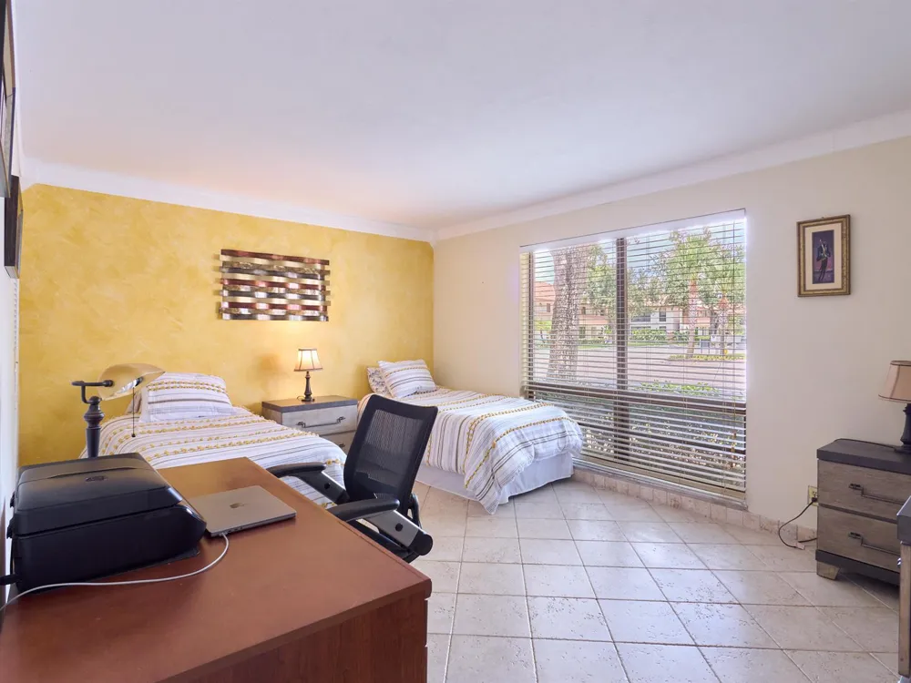 563 Brackenwood Place Palm Beach Gardens, FL 33418