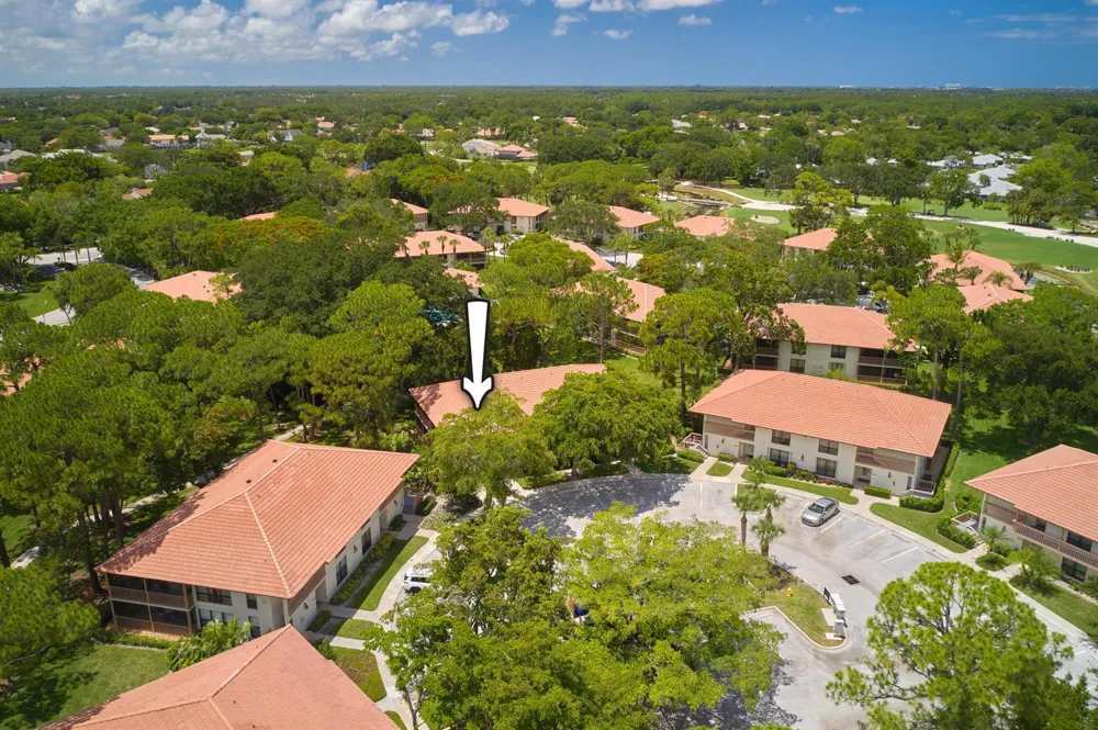 563 Brackenwood Place Palm Beach Gardens, FL 33418