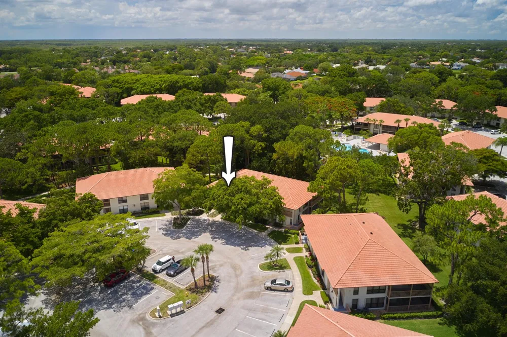 563 Brackenwood Place Palm Beach Gardens, FL 33418