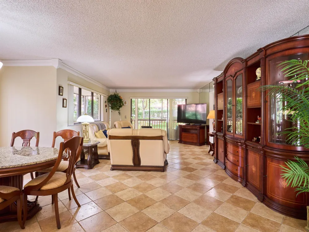 563 Brackenwood Place Palm Beach Gardens, FL 33418