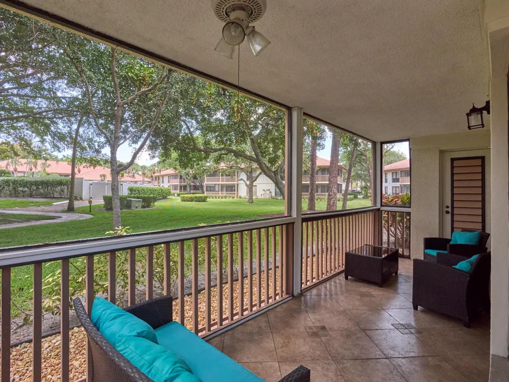563 Brackenwood Place Palm Beach Gardens, FL 33418
