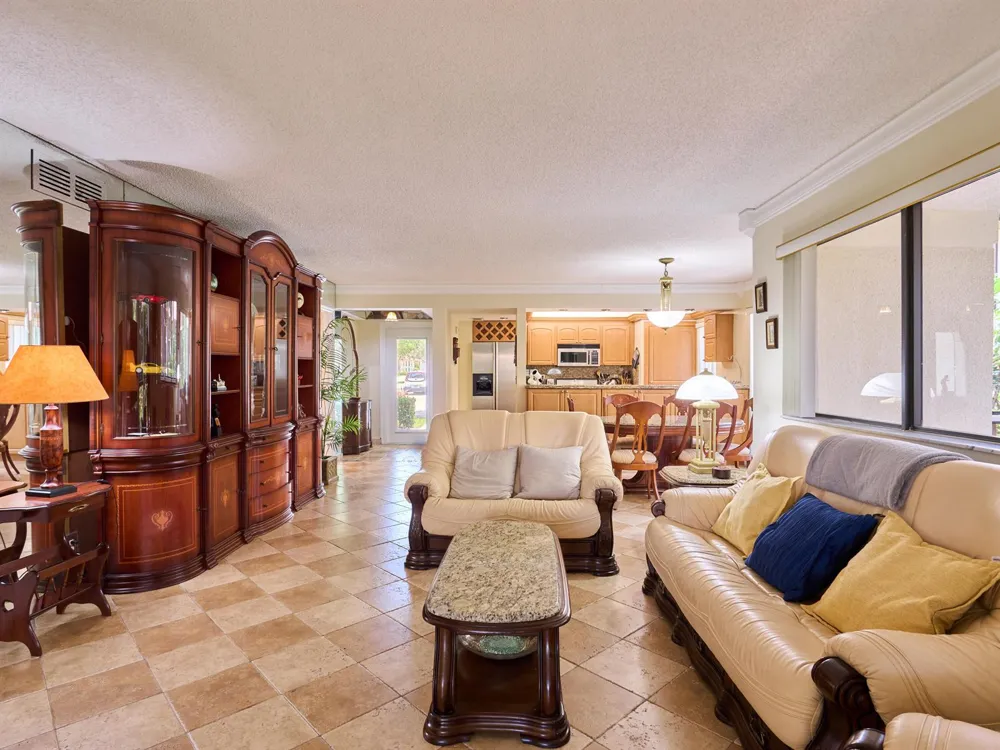 563 Brackenwood Place Palm Beach Gardens, FL 33418