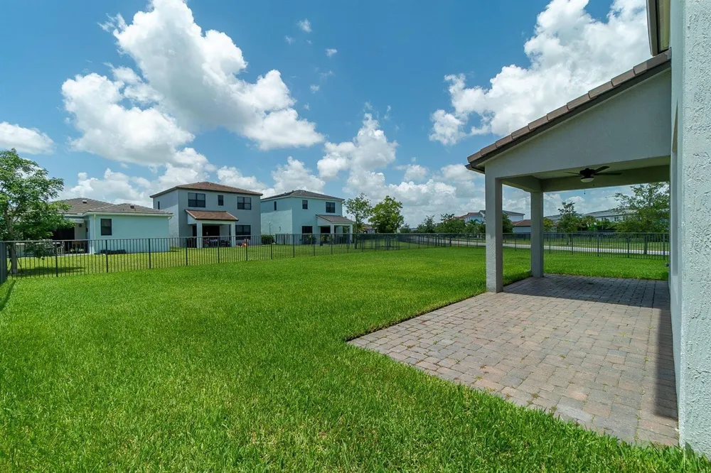 5447 Starfish Road Westlake, FL 33470
