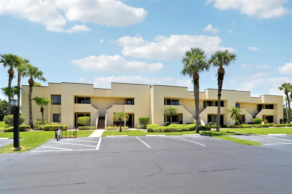6940 SE Constitution Boulevard Hobe Sound, FL 33455