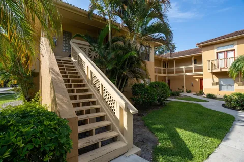 4791 VIA PALM Lakes #1709