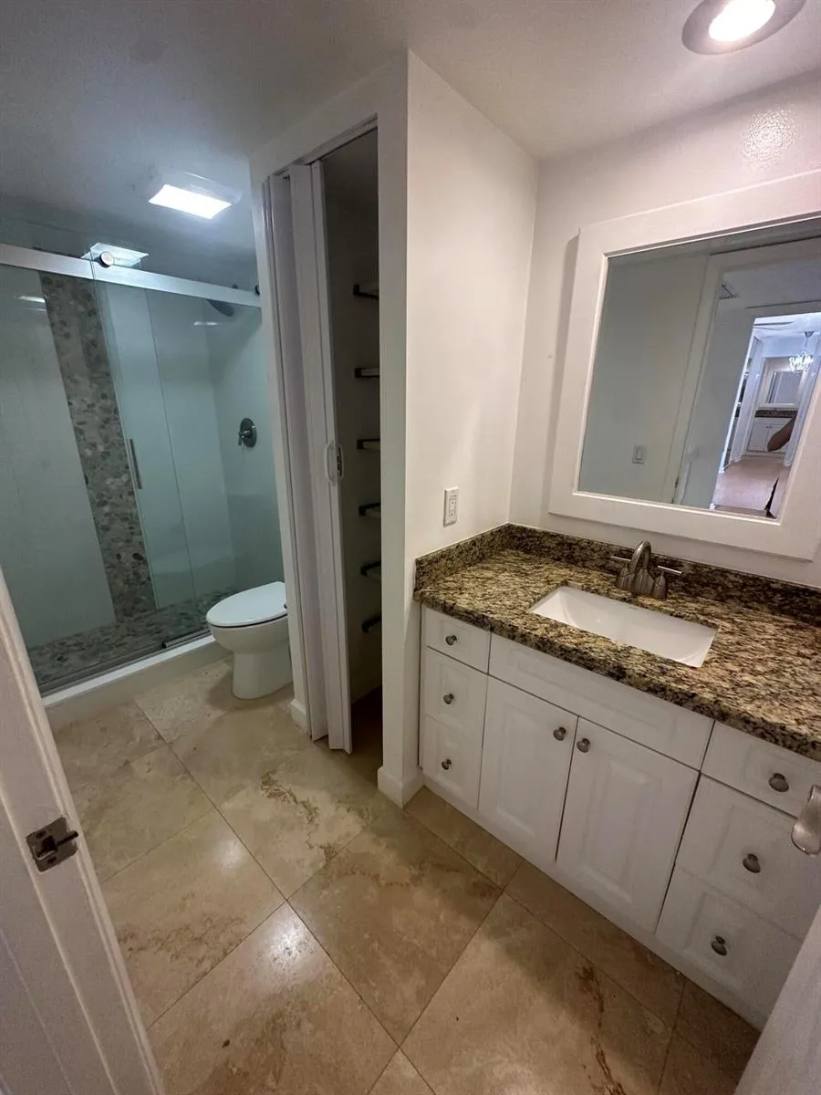 1700 EMBASSY DRIVE #606 West Palm Beach, FL 33401