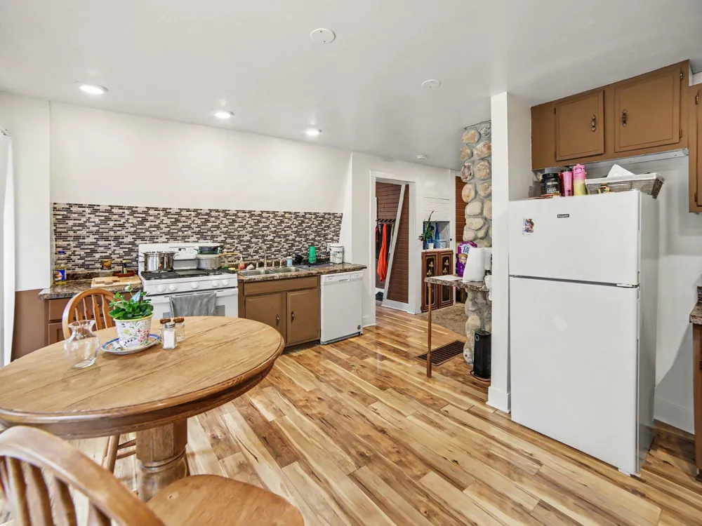 6859 Clover Road Twin Lake, MI 49457
