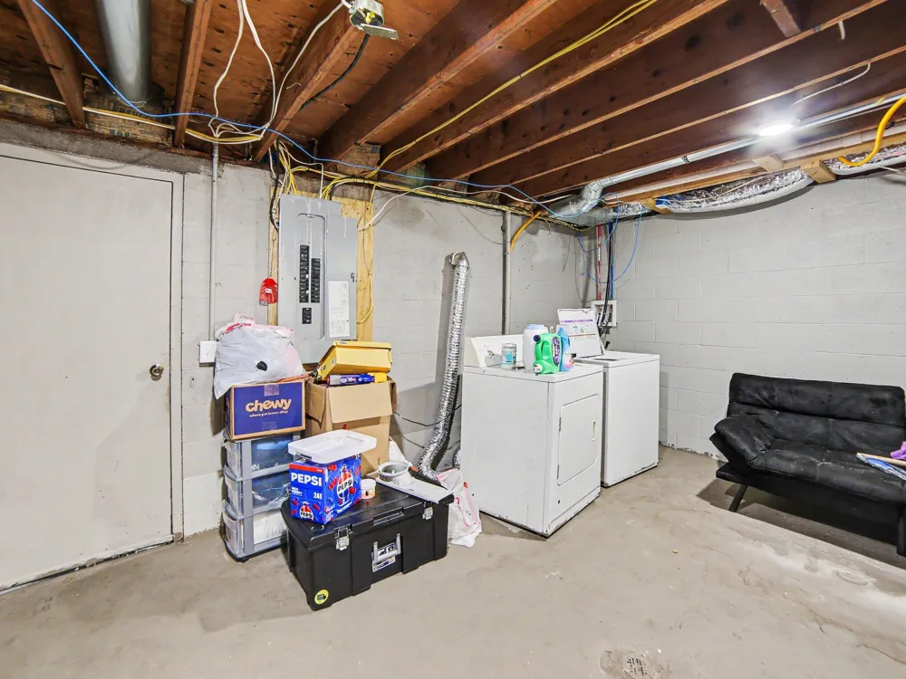 6859 Clover Road Twin Lake, MI 49457