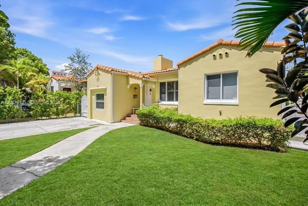 155 SW 28th Rd Miami, FL 33129