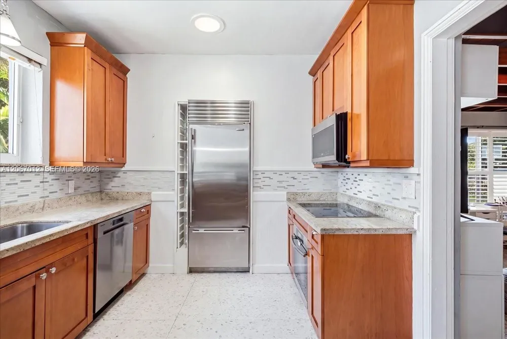 155 SW 28th Rd Miami, FL 33129