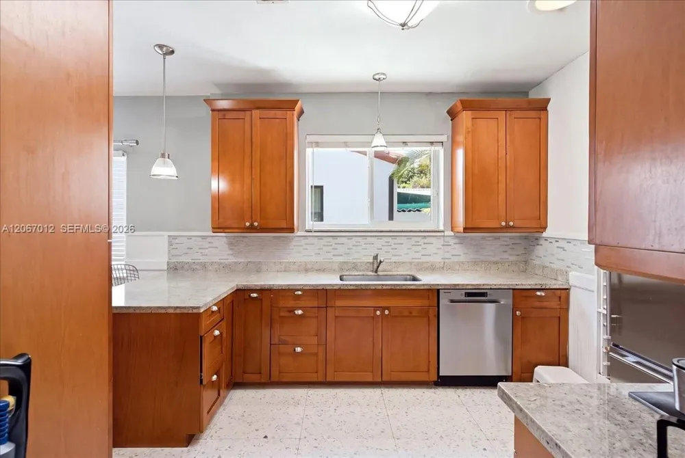 155 SW 28th Rd Miami, FL 33129